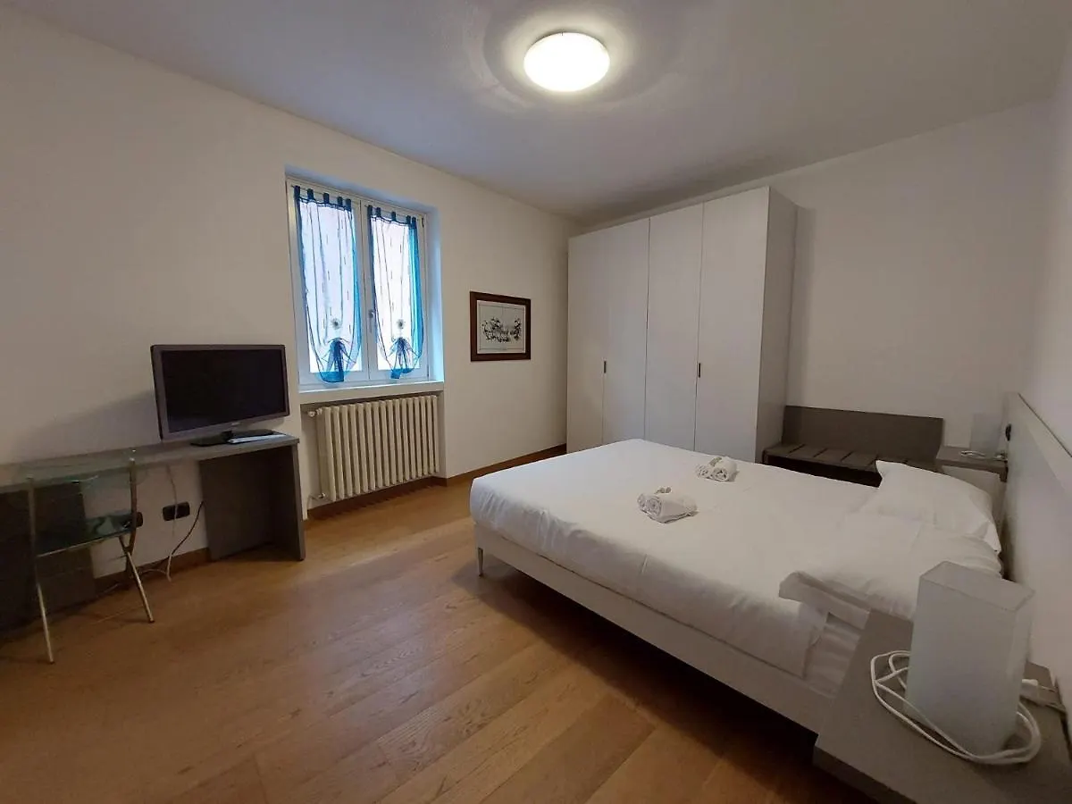 The Lake Apartment Colico 0*,