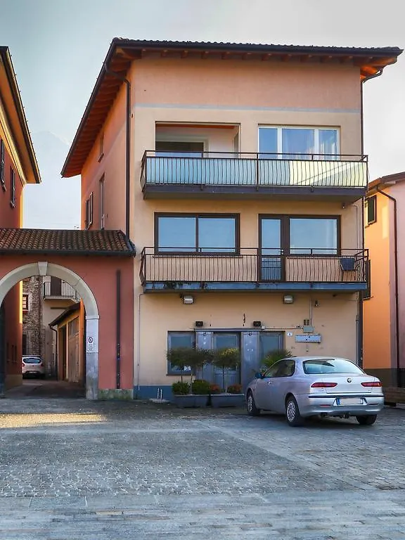 The Lake Apartment Colico